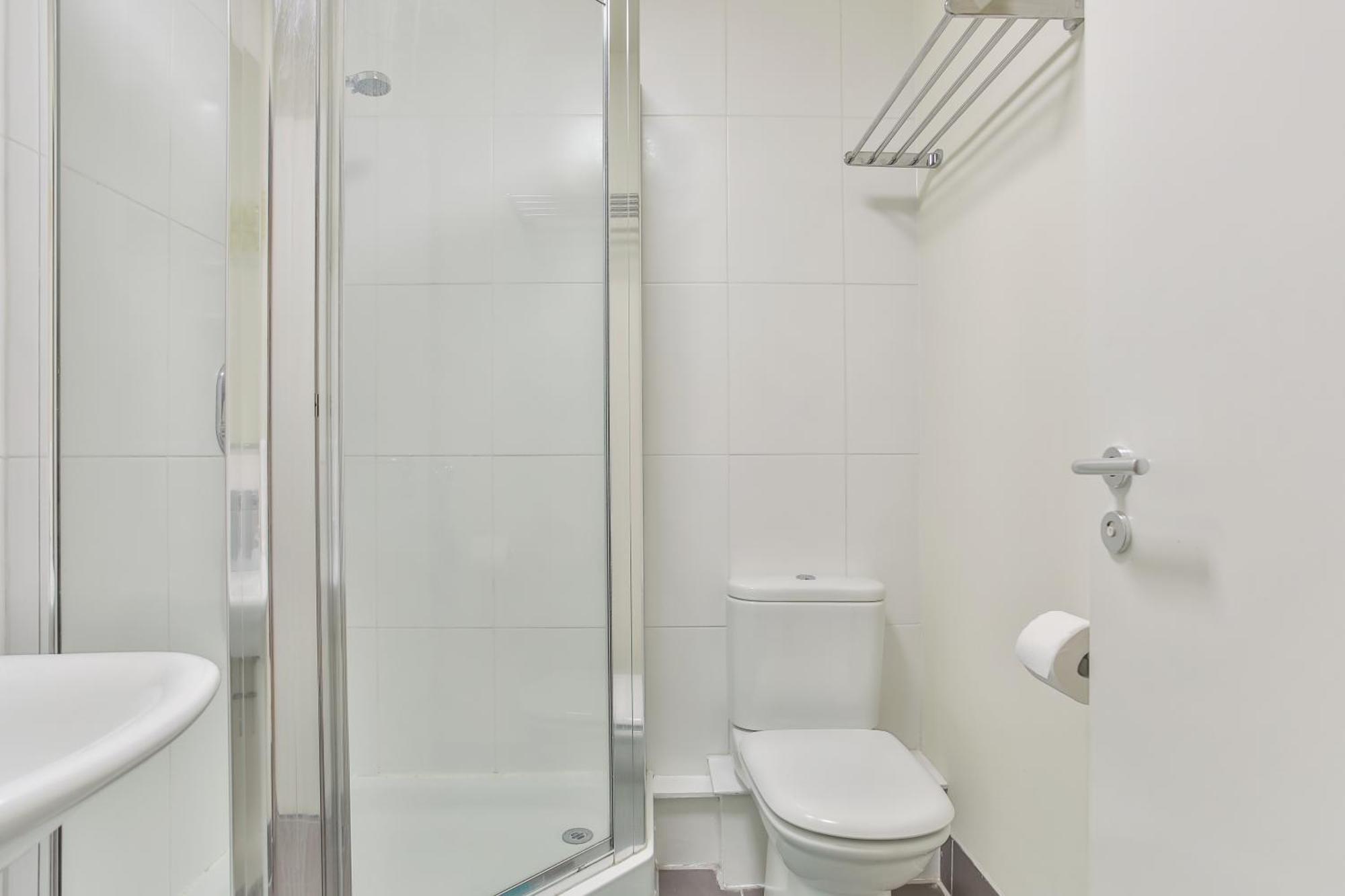 Skyview By Noknokstay - Centre With Parking - Group, Family, Business Apartment *