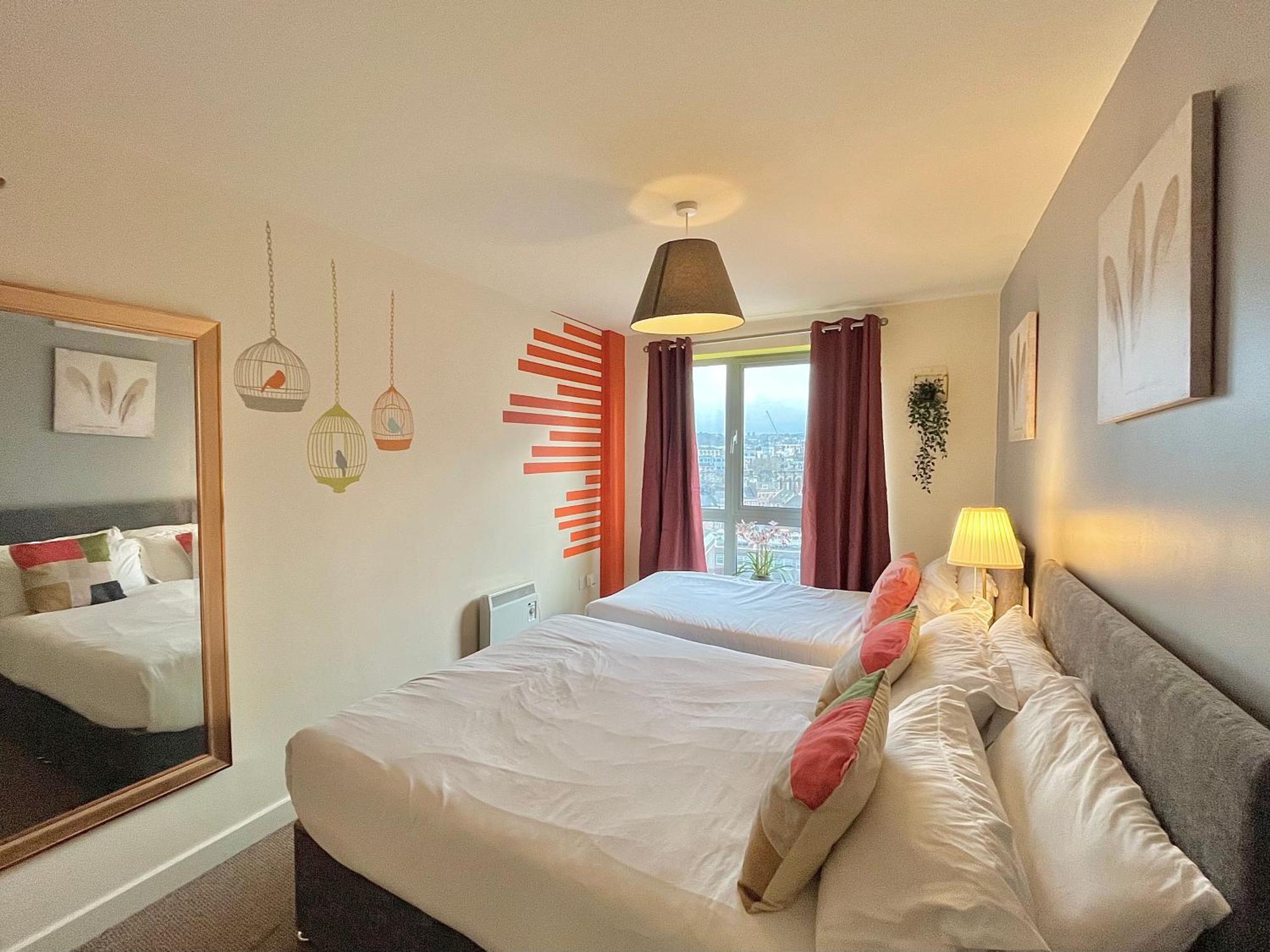 Skyview By Noknokstay - Centre With Parking - Group, Family, Business Apartment *