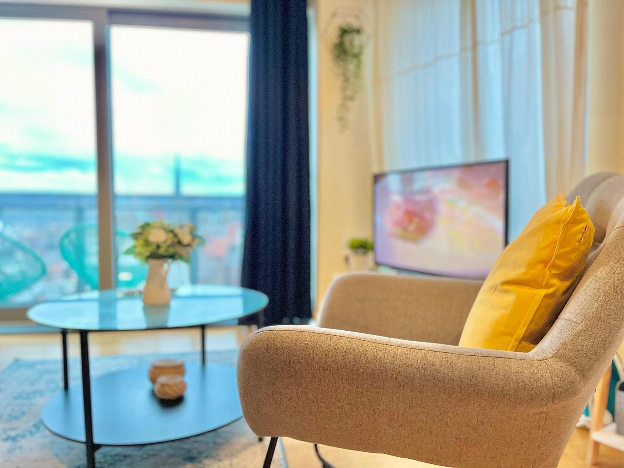 Skyview By Noknokstay - Centre With Parking - Group, Family, Business Apartment